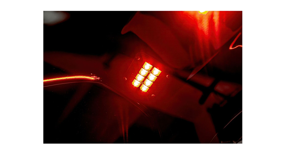 Uomo rilassato nella macchina INFRABIKE® — zero fatica, pronti al lavoro